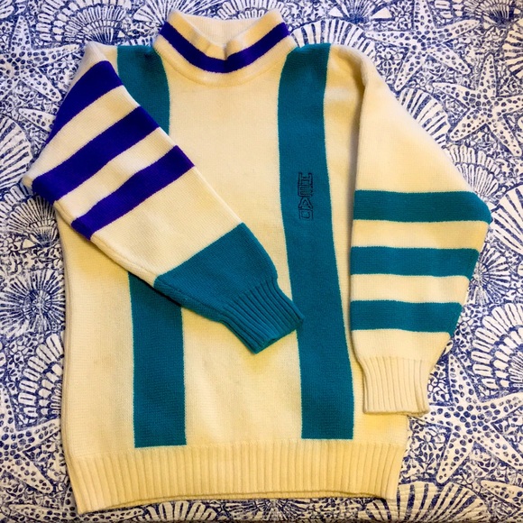 Adorable vintage 100% wool turtleneck ski sweater! - Picture 9 of 9